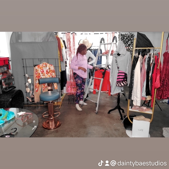 My Home Poshmark Staging Room - Picture 6 of 13